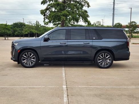 Used 2021 Cadillac Escalade ESV Sport w/ Driver Assist Tech Package AWD/4WD image 4