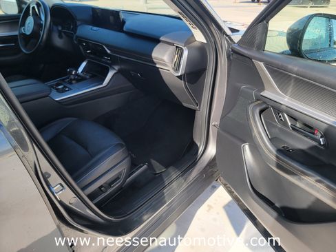 Used 2024 MAZDA CX-90 3.3 Turbo w/ Preferred Plus image 8