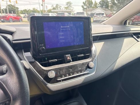 Used 2025 Toyota Corolla LE FWD image 15