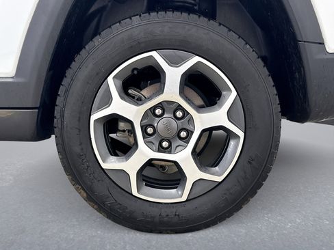 Used 2022 Jeep Compass Trailhawk w/ Trailhawk Elite Group image 22