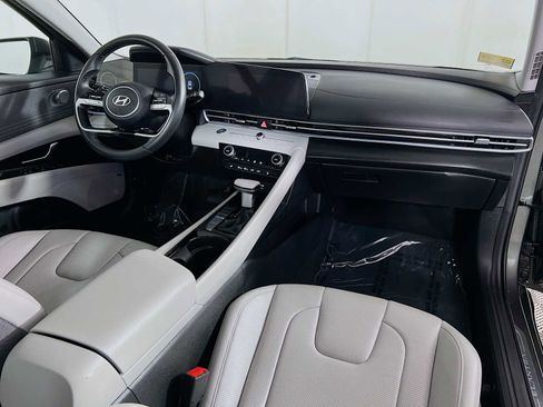 Certified 2024 Hyundai Elantra Limited image 30
