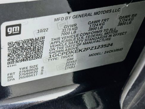 Used 2023 Chevrolet Silverado 1500 LT AWD/4WD image 12