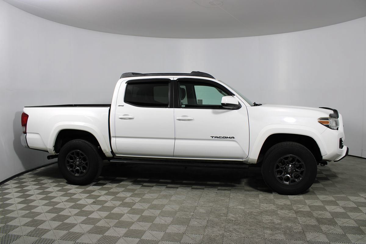 Used 2018 Toyota Tacoma SR5 RWD image 17