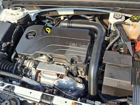 Used 2024 Chevrolet Malibu LT FWD image 16