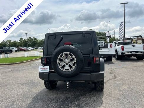 Used 2016 Jeep Wrangler Unlimited Rubicon w/ Connectivity Group AWD/4WD image 4