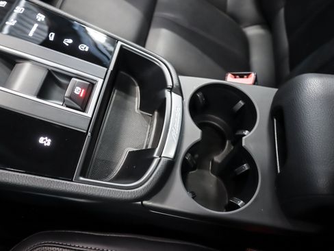 Certified 2026 Porsche Macan AWD/4WD image 18