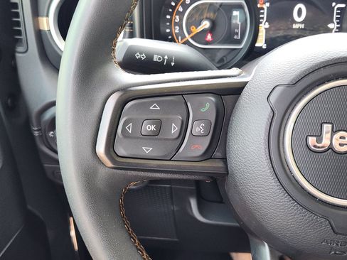 Used 2024 Jeep Gladiator Sport AWD/4WD image 32