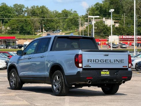 Used 2025 Honda Ridgeline TrailSport image 2