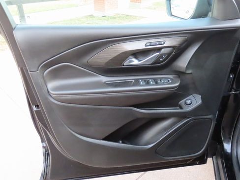 Used 2022 GMC Terrain SLT w/ Tech Package image 25