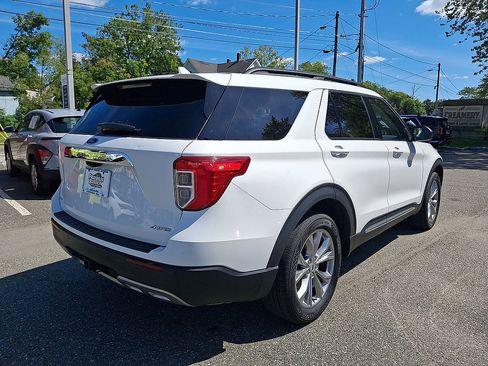 Used 2023 Ford Explorer XLT w/ Equipment Group 202A AWD/4WD image 25