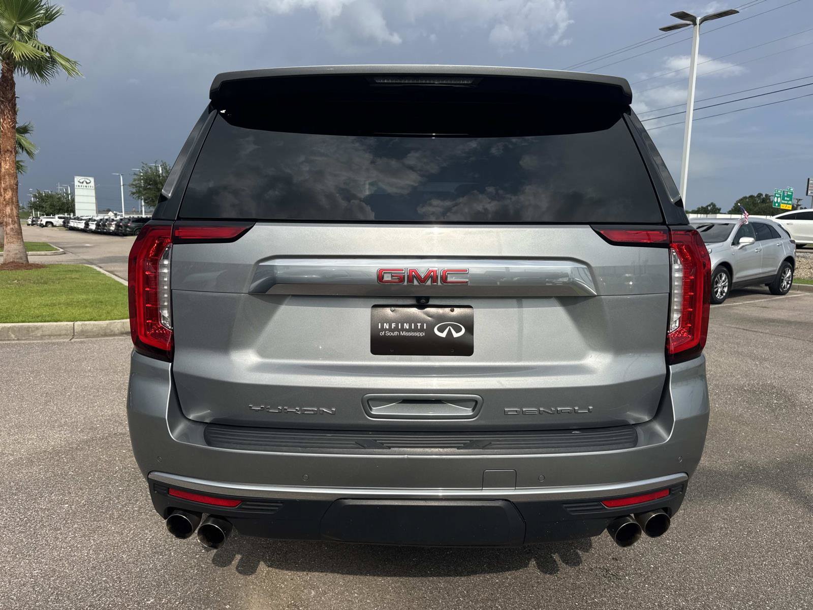 Used 2023 GMC Yukon Denali AWD/4WD image 7