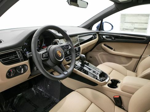 New 2026 Porsche Macan AWD/4WD image 4