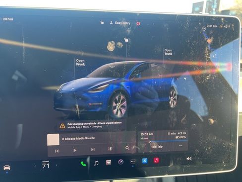 Used 2022 Tesla Model Y Long Range image 8