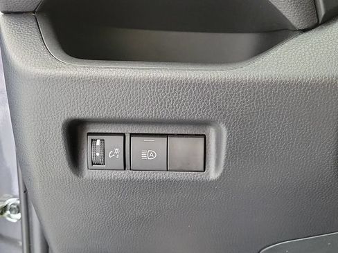 Used 2023 Toyota RAV4 LE FWD image 31