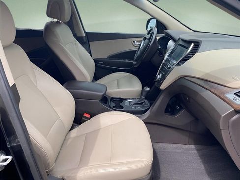 Used 2019 Hyundai Santa Fe XL image 12