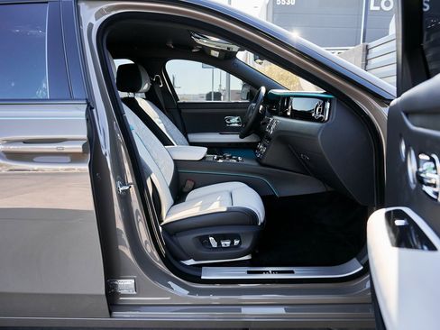 Used 2025 Rolls-Royce Ghost image 25
