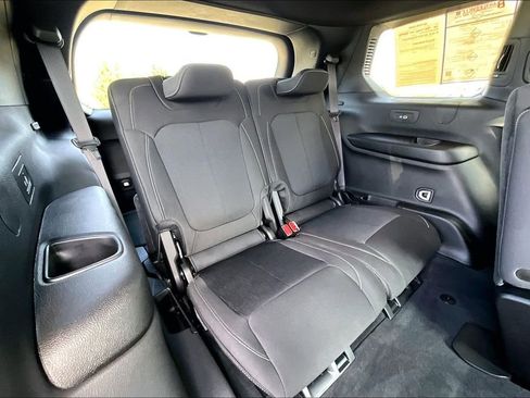 Used 2024 Jeep Grand Cherokee L Laredo w/ Luxury Tech Group I image 25