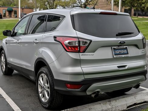 Used 2017 Ford Escape SE w/ SE Cold Weather Package FWD image 8