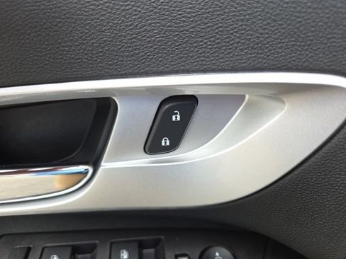 Used 2017 Chevrolet Equinox LT w/ Convenience Package FWD image 39
