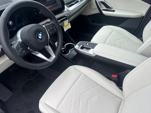 Used 2026 BMW X1 xDrive28i w/ Technology Package AWD/4WD image 4