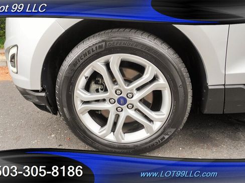 Used 2017 Ford Edge Titanium w/ Technology Package AWD/4WD image 3