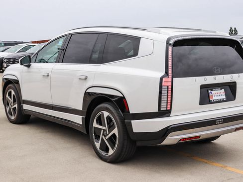 New 2026 Hyundai Ioniq 9 Limited image 8