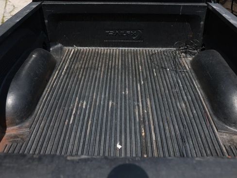 Used 2019 RAM 1500 Classic SLT AWD/4WD image 31