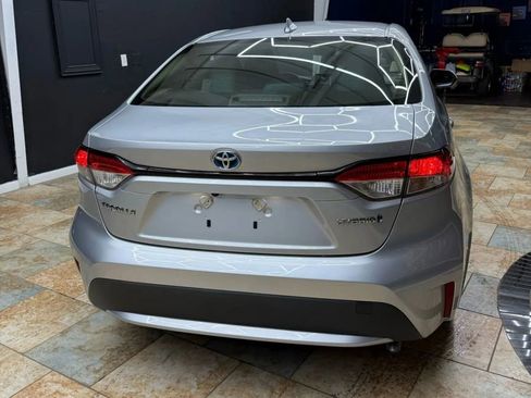 Used 2022 Toyota Corolla LE FWD image 3