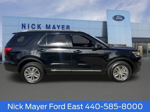 Used 2019 Ford Explorer XLT w/ Class III Trailer Tow Package image 8