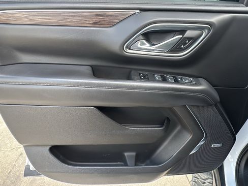 Used 2021 Chevrolet Suburban Z71 image 12