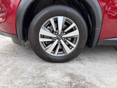 Used 2022 Nissan Pathfinder SL FWD image 11