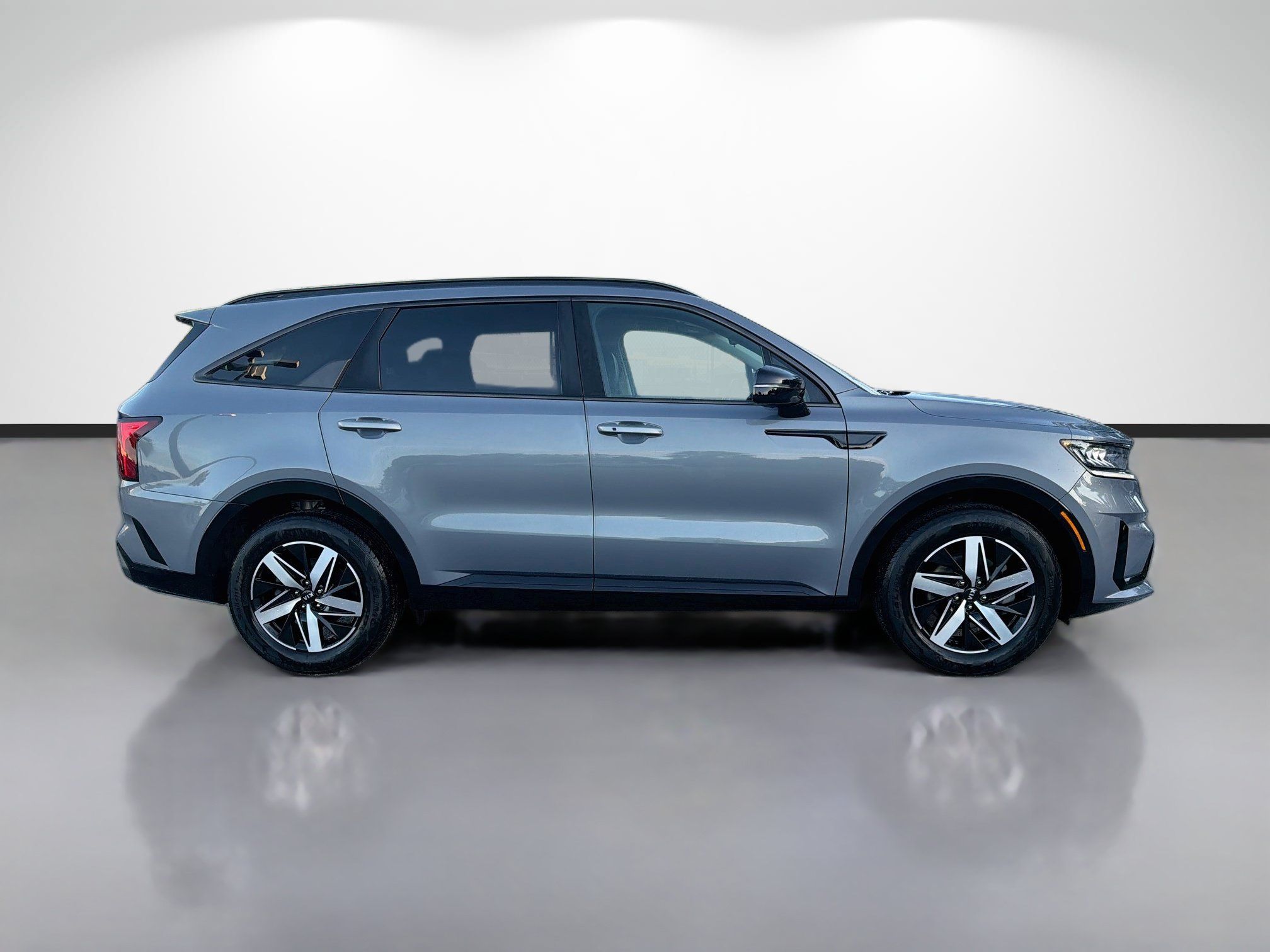Used 2021 Kia Sorento S w/ Panoramic Sunroof Package FWD image 2