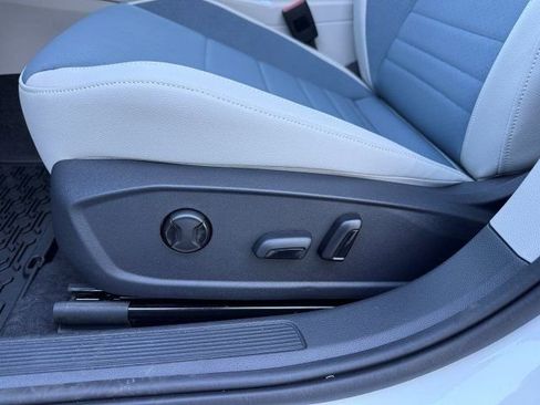 New 2026 Volkswagen Jetta SE FWD image 11
