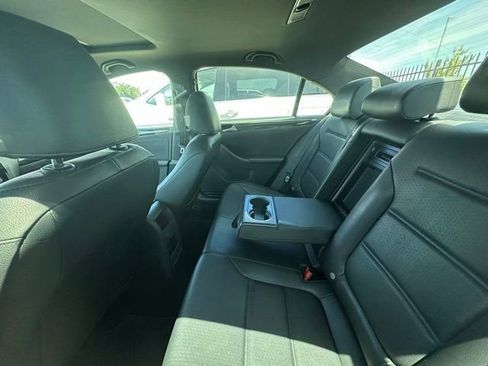 Used 2018 Volkswagen Jetta Sport FWD image 9