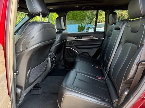 Used 2024 Jeep Grand Cherokee Limited 4xe AWD/4WD image 18