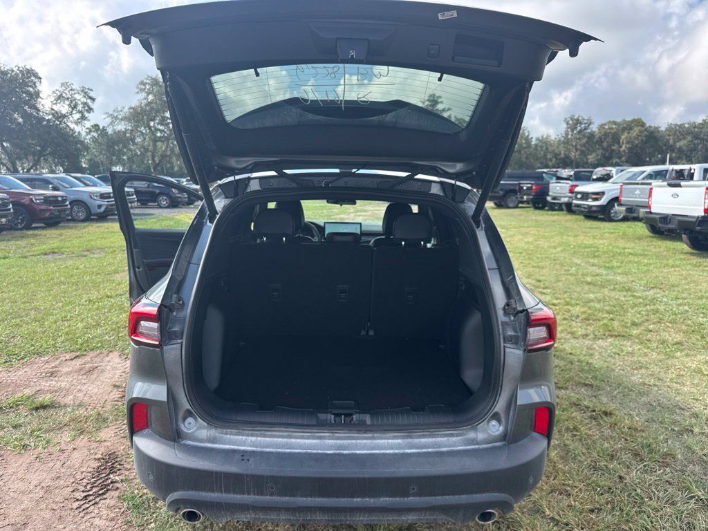 Used 2026 Ford Escape ST-Line Select w/ Tech Pack #1 AWD/4WD image 14