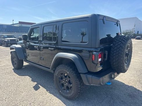 Used 2023 Jeep Wrangler Unlimited w/ Cold Weather Group AWD/4WD image 7