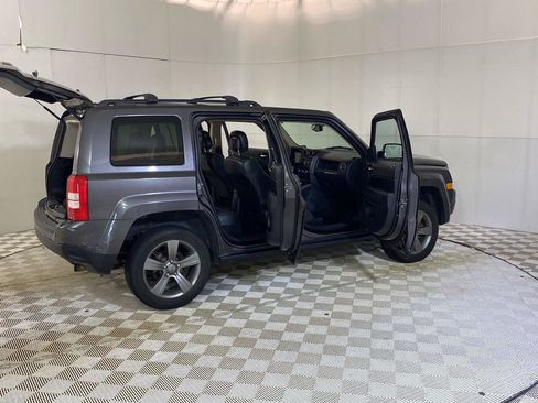Used 2015 Jeep Patriot High Altitude AWD/4WD image 39