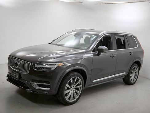Certified 2023 Volvo XC90 B6 Ultimate w/ Lounge Package image 6