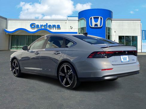 Used 2025 Honda Accord Sport image 4