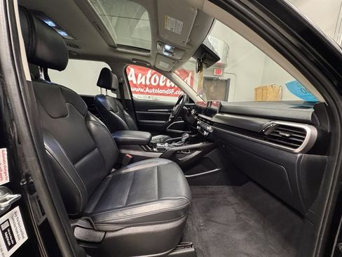 Used 2025 Kia Telluride S AWD/4WD image 10