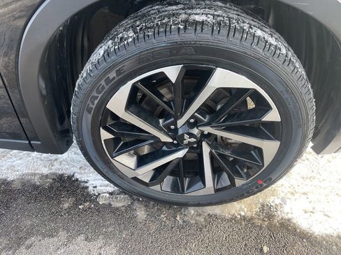 Used 2024 Mitsubishi Outlander SE image 12