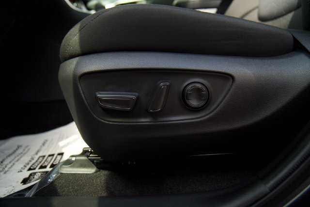Used 2025 Toyota RAV4 XLE w/ Weather Package AWD/4WD image 21