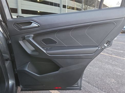 Certified 2023 Volkswagen Tiguan SE R-Line image 30