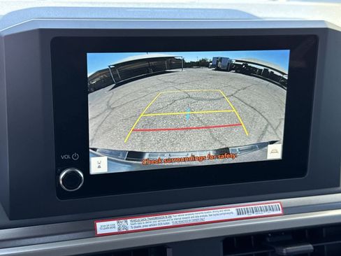 Used 2025 Toyota Tacoma SR5 AWD/4WD image 21