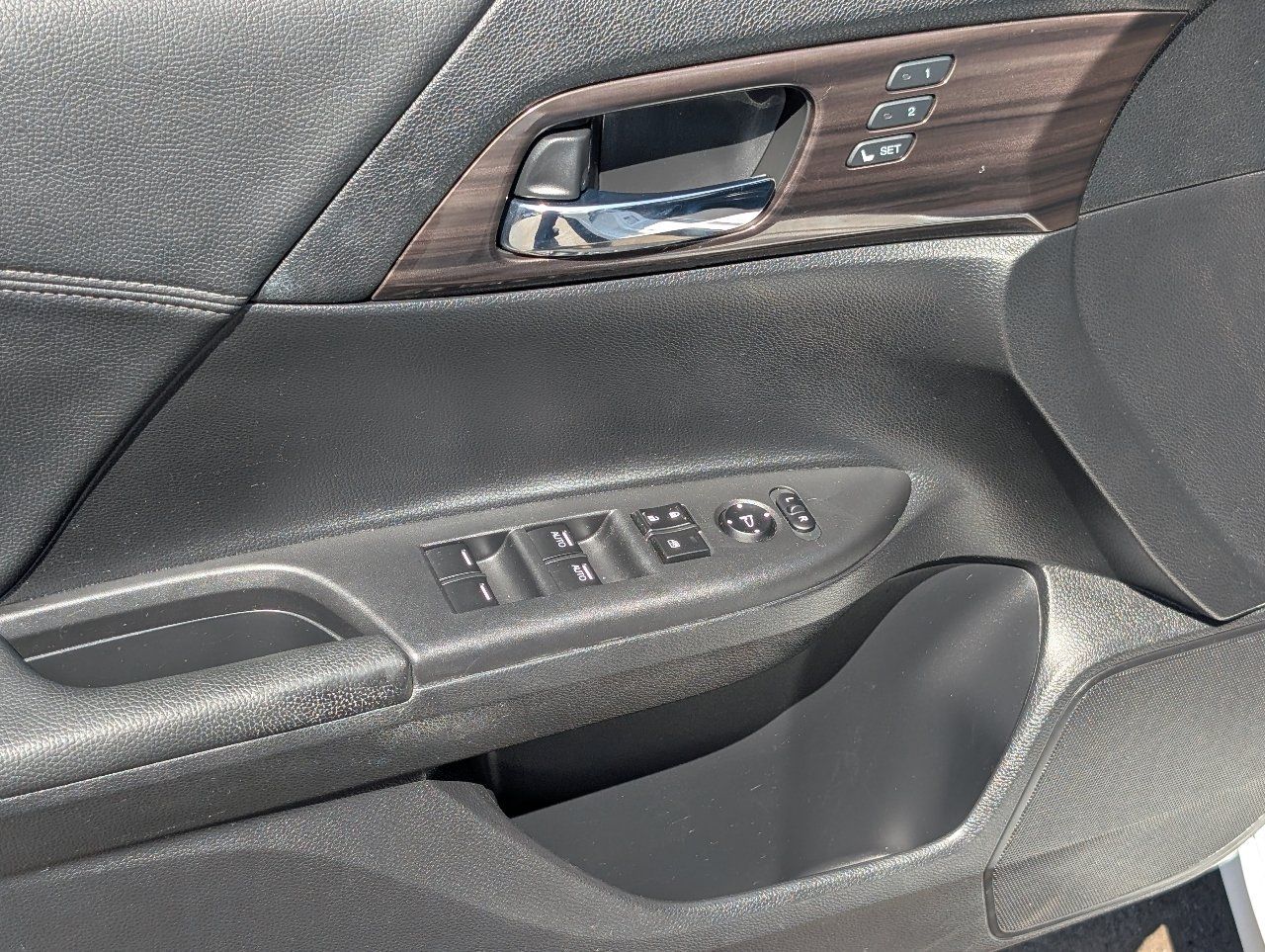 Used 2017 Honda Accord Touring image 15