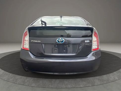 Used 2014 Toyota Prius One image 6