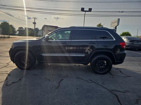 Used 2013 Jeep Grand Cherokee Laredo RWD image 9