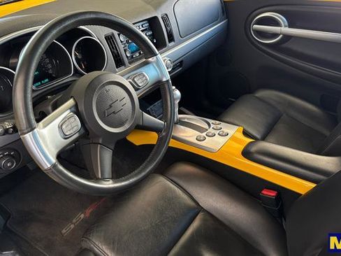 Used 2005 Chevrolet SSR w/ Preferred Equipment Group image 10