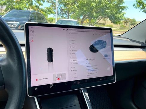 Used 2019 Tesla Model 3 Standard Range Plus RWD image 19